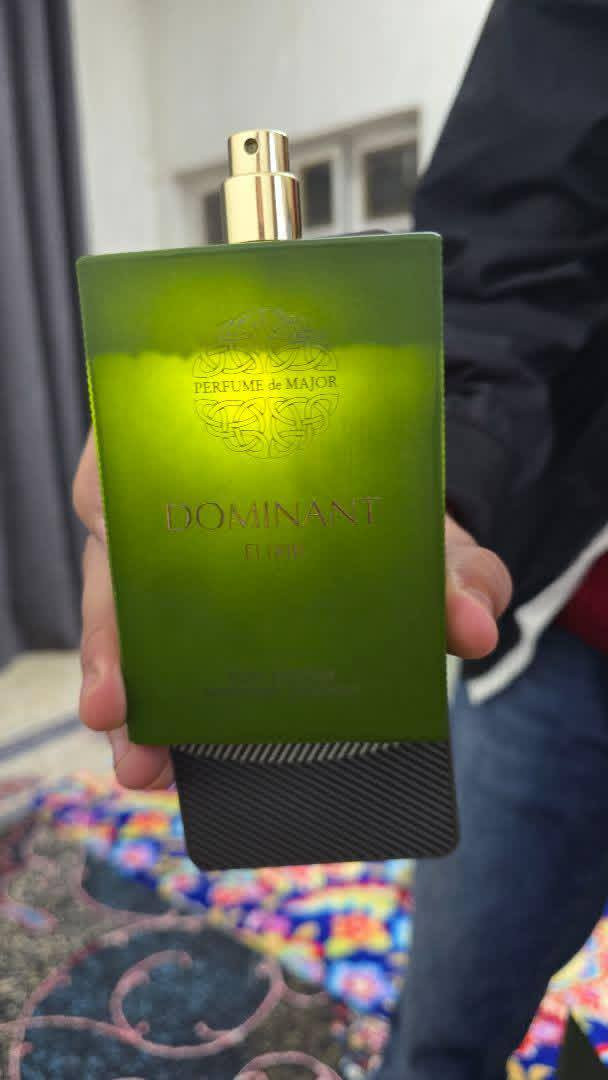 دومنت الكسير اخضر الاصلي كتابة حفر نوتات العطر
مقدمة العطر البرغموت، والهيل. قلب العطر العنبر وزهور البرتقال. قاعدة العطر خشب الصندل، والمسك.والباتشولي
 مستخدم منه 10مل   باقي 90 او85 مل 
سعر الجديد 120 الف
اريده 80الف

تواصل واتساب ***********
