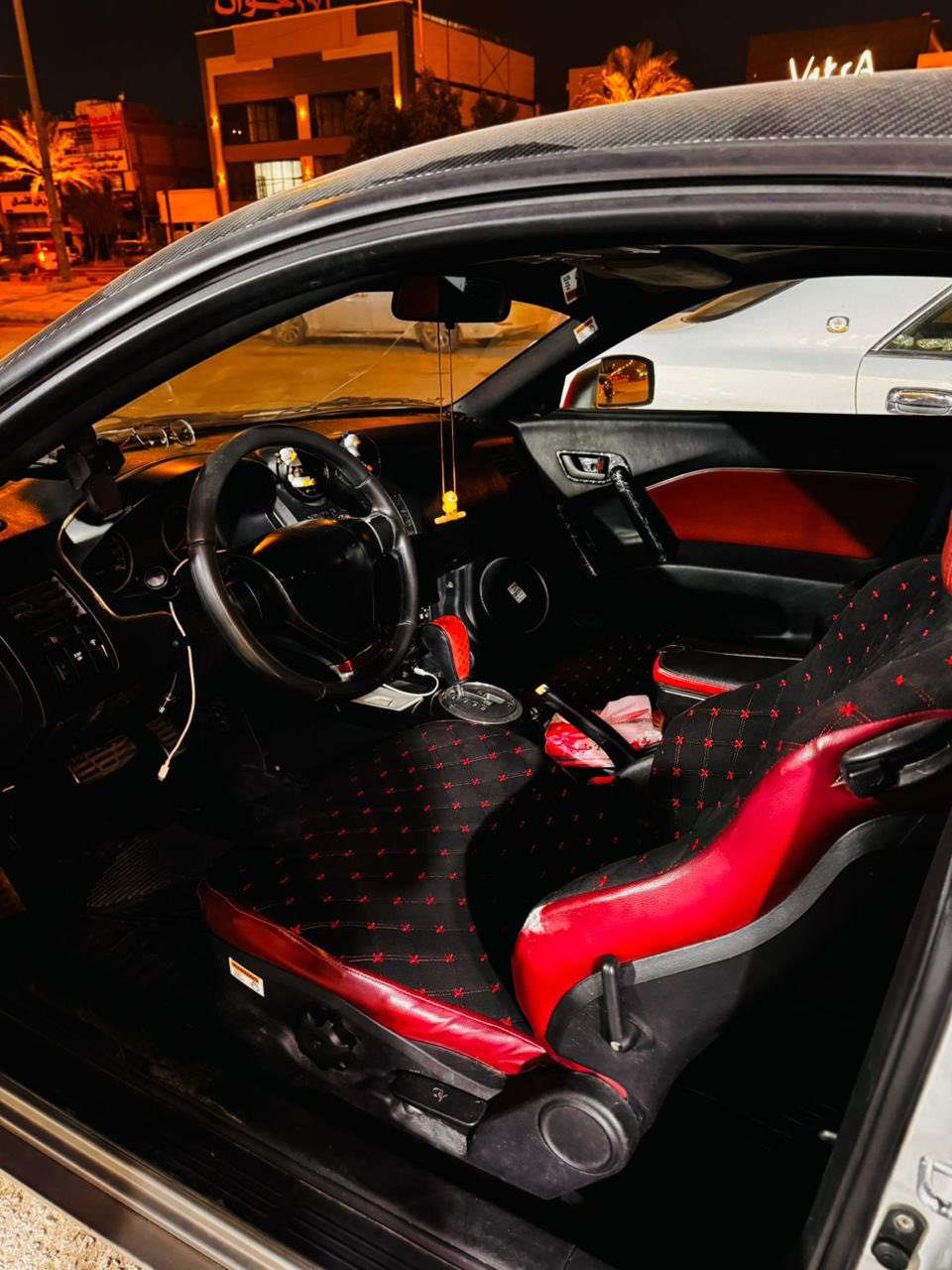 هونداي تيبرون 2008  مكينة 2700 6V ￼مكفول
السعر ٦٨ السيارة بلادية وخير من الله ومن النوادر للي يدور كيف وشي مميز ترايك وين متريد تخم تاير جديد باتري جديد حدادية 90% سيارة كاملة مكملة على اخر حبايه مال جناي دواخلها جديدة والسيارة متعوب عليها رقم اربيل تريد مداور تريد وكالة كل جاهز وللعلم السيارة ذرة معجون مابيها مصبوغه 
حزام للجمالية بيها سونار واحلا بعد من الصور
***********
