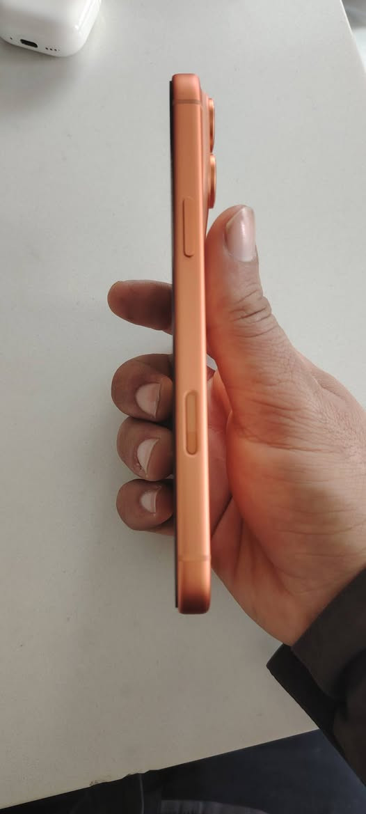 ايفون 17 برو ماكس نو اكتف شريحه الكترونيه ذاكره ٢٦٥ جديد مشحون مره واحده فقط للفحص  ضمان سنه الكارتونه ماملعوب بيهه ويا راس شاحنه اصلي لان الايفون ميجي يجي ويا كيبل فقط وسماعه ايربود الجيل الثاني اصليه عزل وجرس لمس بعدهه داخل الضمان السعر مليونين
سبب البيع محتاج فلوس لاجراء عمليه لان اخذته جديد مجنت ناوي ابيع


**إذا كنت صاحب هذا الإعلان وتريد حذفه لأي سبب، رجاءا أرسل رسالة إلى الدعم الفني**