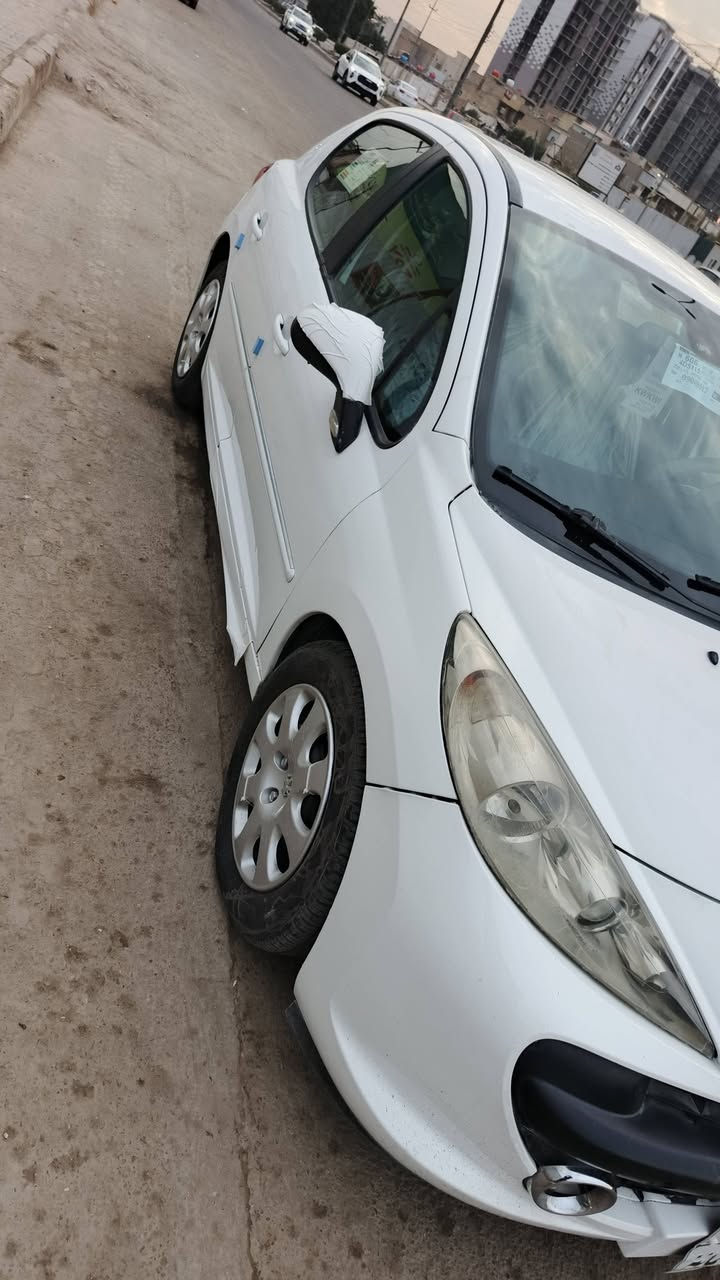 سلام عليكم للبيع بيجو فرنسي  م ٢٠١٢ دزاين  شكل جديد مكينه ٢٠٠٠ رقم سلمانيه بسم عربي تحويل مباشر  كهربائيات مكينه كير صدر شرط كفاله بدون اي نقص سياره جديده بمعنه كلمه بيها ٣ قطع صبغ بدون دواخل بدون ايرباك معروضه ٦٥ وبيها مجال بسيط بغداد حي العدل ‏‪***********
