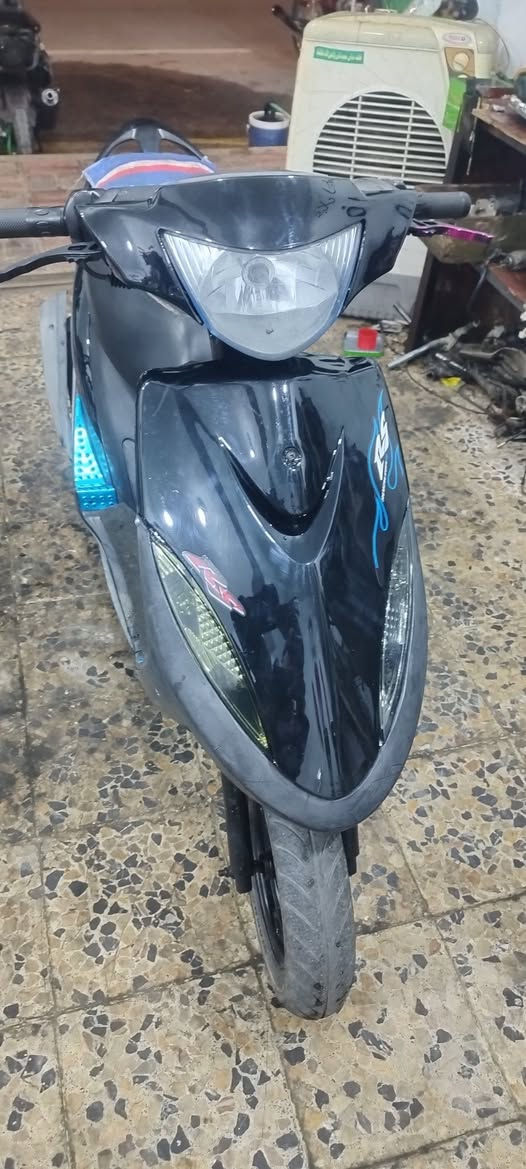 ماكس عدله شبيها كلشي مابيها نواصها شنو قفل جنطه وسلف يرادله دشلي 
بشير رايدها 650 دراجه محرك مكفول من اي صوت شكد المكينه 49 على الابلادي 
تسلم ايدك وين مكانك كربلاء حي نصر 
*********** بي وات ساب
