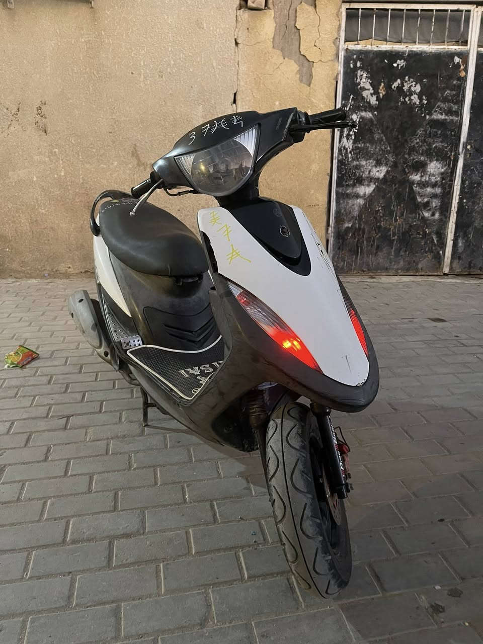 ماكس عدله دراجه كسر كارتون جديده مكينه ناعمه كل نقص مابيها مشي وشلعه تخبل كلها البلاد ختم واحد كهربائيات كلها شغاله توكل نقص ماكو كيج سرعه بانزين كله شغال عنواني بصره السعر 800 وبيها مجال رقمي ***********
