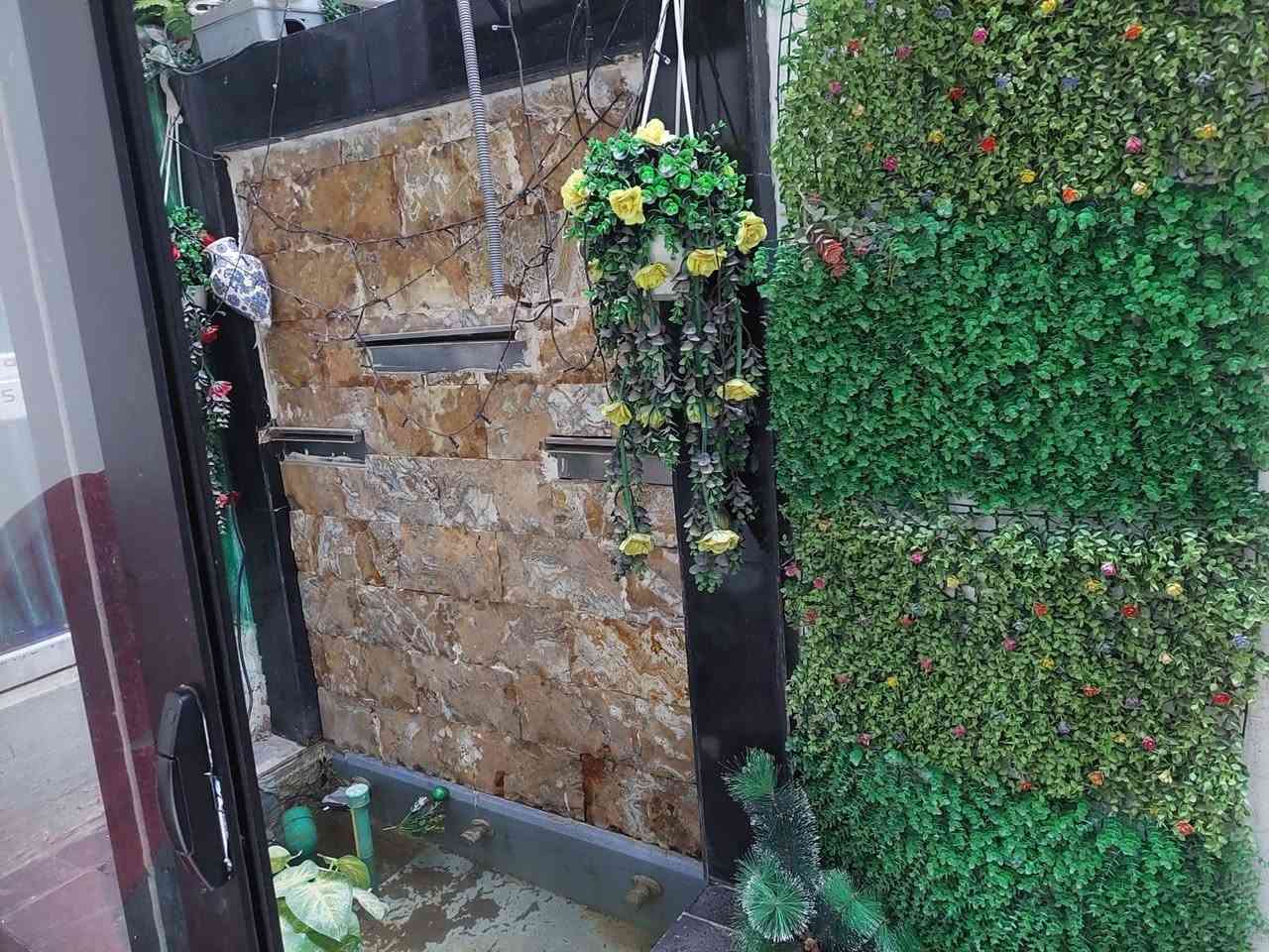 عرض جديد 2026 للبيع مساحته 130 متر ملك صرف طابو مطلوب عليه اسكان البيت متكون من 3 مشتملات طابق ارضي يتكون من
2 غرف نوم واستقبال وصاله ومطبخ وصحيات وطرمه وجه البيت 14 في 9 ونص البناء بلوك احمر ابوابت تركيه باب الاستقبال قاصه طابق الرضي جاهز ومسكون وطابق ثاني متكون من 2 مشتملات هيكل مباقي شي على تقفيله الموقع ديالى بعقوبه المركز السراي منطقه القيصريه بين شارع العام خريسان وكورنيش ديالى السعر 175 مليون وقابل لتفاوض مع صاحب البيت مباشر

***********
