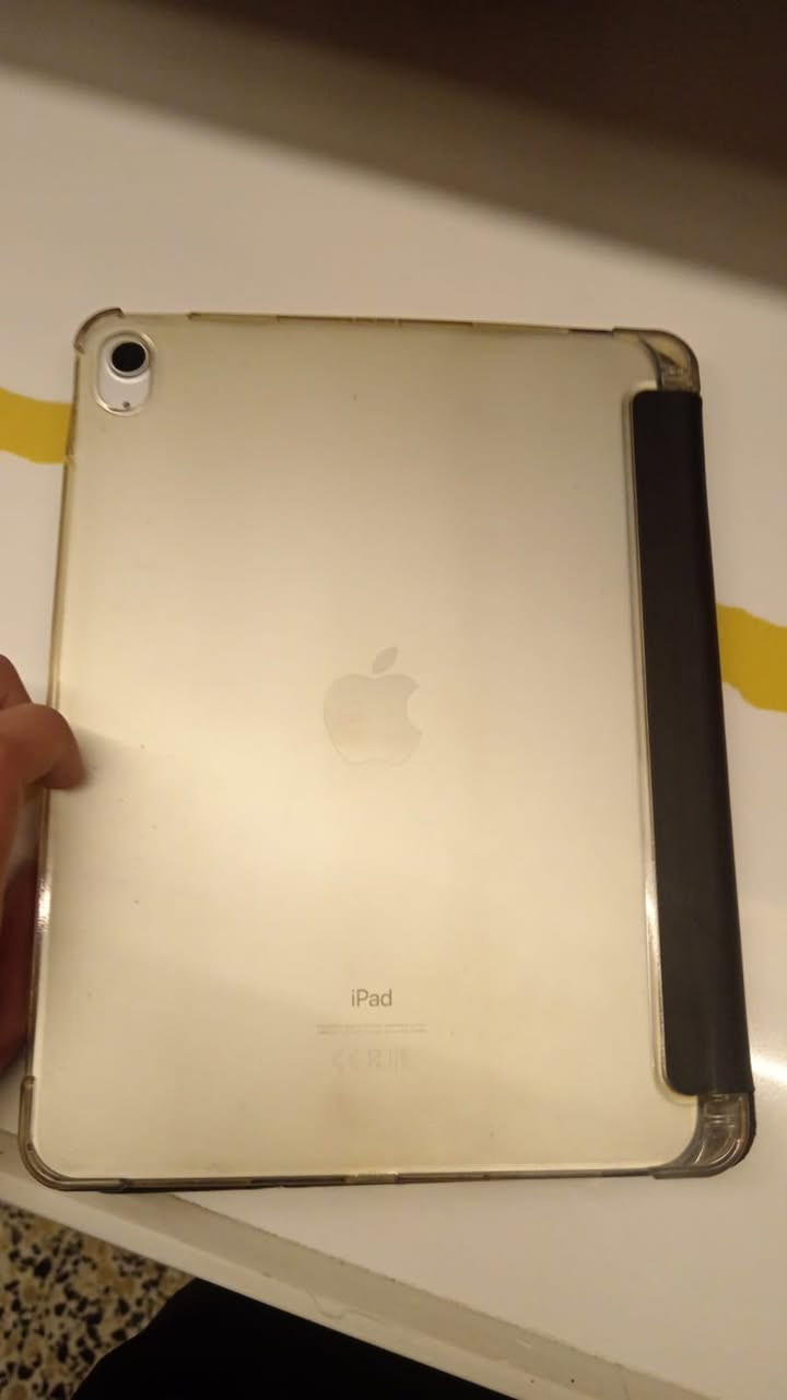 ايباد ابل جيل 10 ذاكره 256  وكالة ماستر استعمال سنه ويه الباكيت مالته والشاحنه الاصليه  مكاني بغداد سعر 500 الف  رقمي ***********
