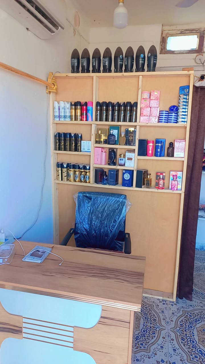 حبايب محل كوزمتك للبيع
محتويات المحل مكياج ب انواعه … عطور … معطرات … ملابس كلشي موجود حته الرفوف هم ابيعهن الك ابيع شلع قلع الميز والكرسي و كلشي داخل المحل للبيع سعر وباقي تفاصيل اتصل *********** سعر مناسب جداً
