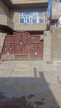 داره للبيع في دور الصحة قرب الوليد قبل جسر ديالى القديم المساحة ٢٠٠م صاله واستقبال ومطبخ وصحيات وكراج فيه ستة غرف للاستفسار الاتصال على الرقم***********
