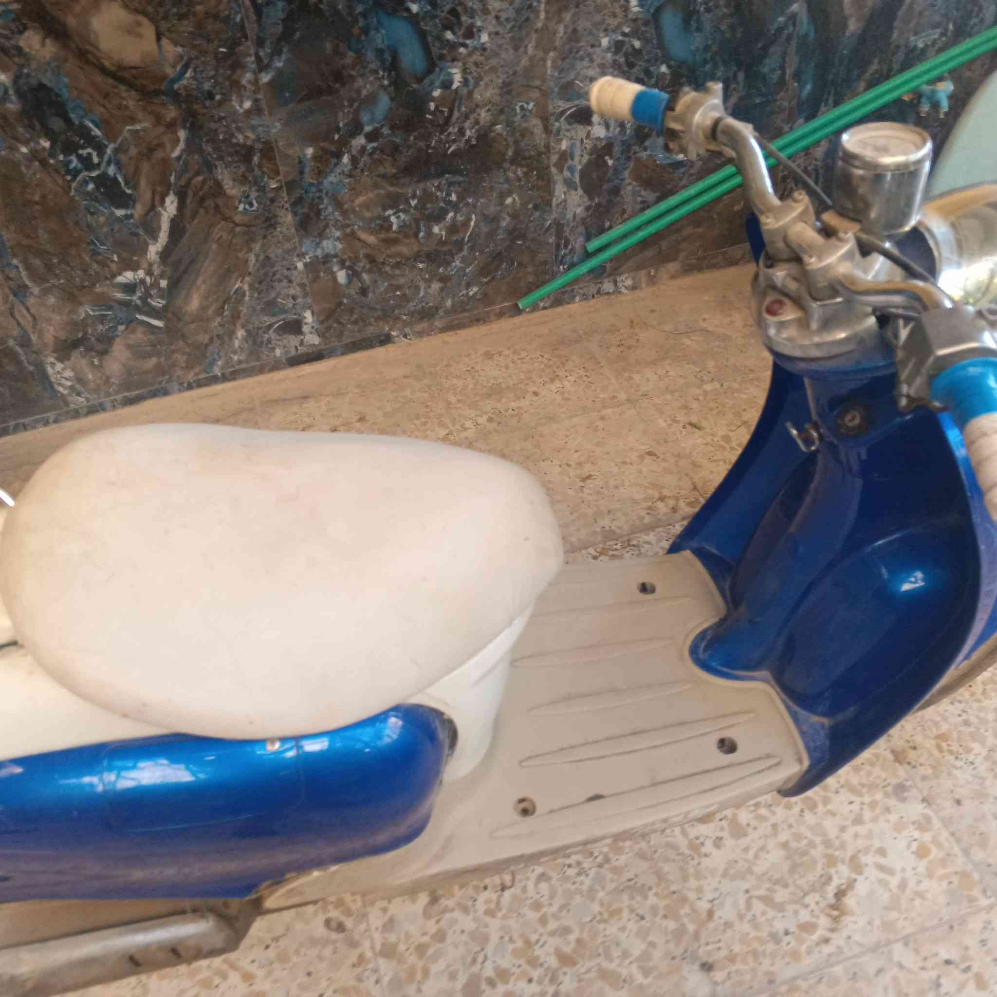 السلام عليكم دراجه للبيع عبد الحليم نظيفه السعر 200 قفل المكان بغداد الدوره ابو دشير و الرقم *********** واتساب فقط
