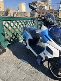 للبيع دراجه شحن 6 باتري ملف 2500 دراجه طلقه هواي بيها مواصفات (زيرو) د...