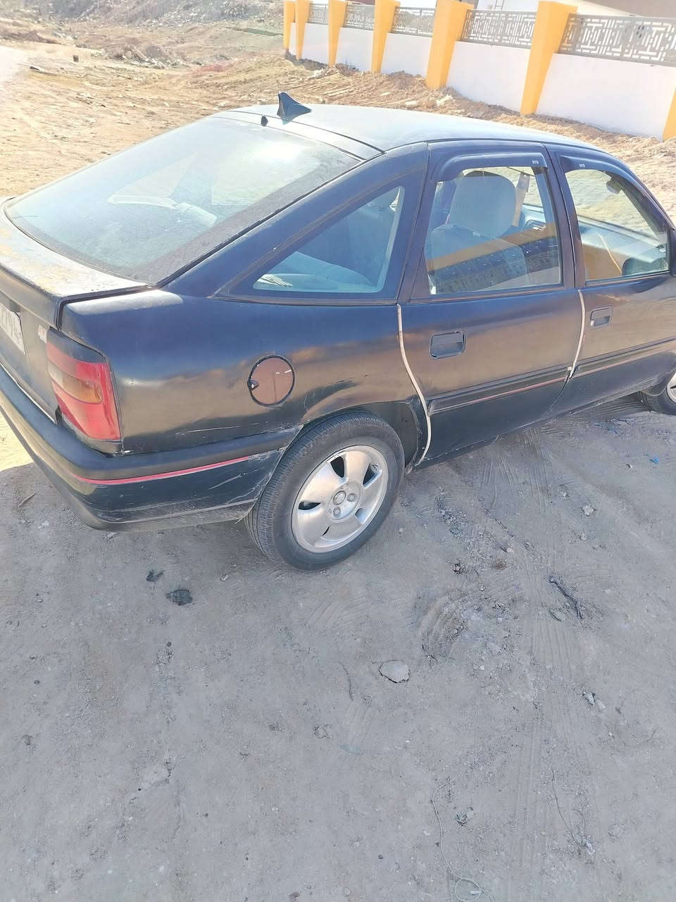 سلام عليكم اخوان اوبل فكترا موديل ٩٠ محرك ٢٠  رقم بغداد دولي بأسمي سيارهه
 جاهزه محرك صدر كير شرط السعر ٣٠
وبيها مجال للشراي رقم الهاتف***********
