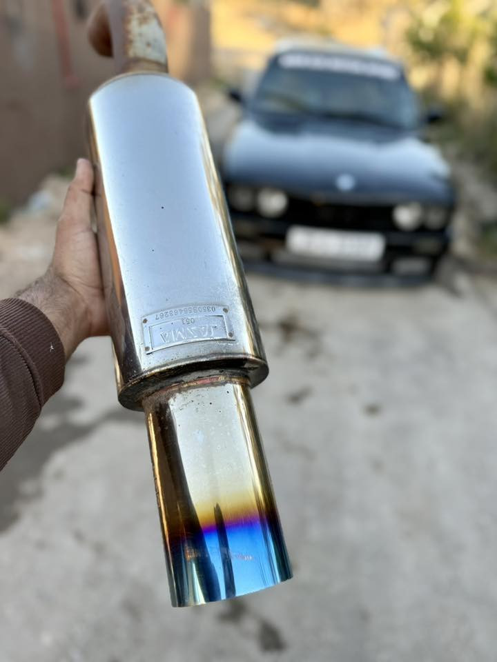 اصليه وصوتها يخبل فتحتها بسبب المرور
سعر  مناسب وبالعافيه على الياخذهه ***********
