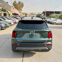 2023 KIA SORENTO السعر10 2 $ ورقه   سعة المحرك:- 2.5 اللون:- زيتوني   ...