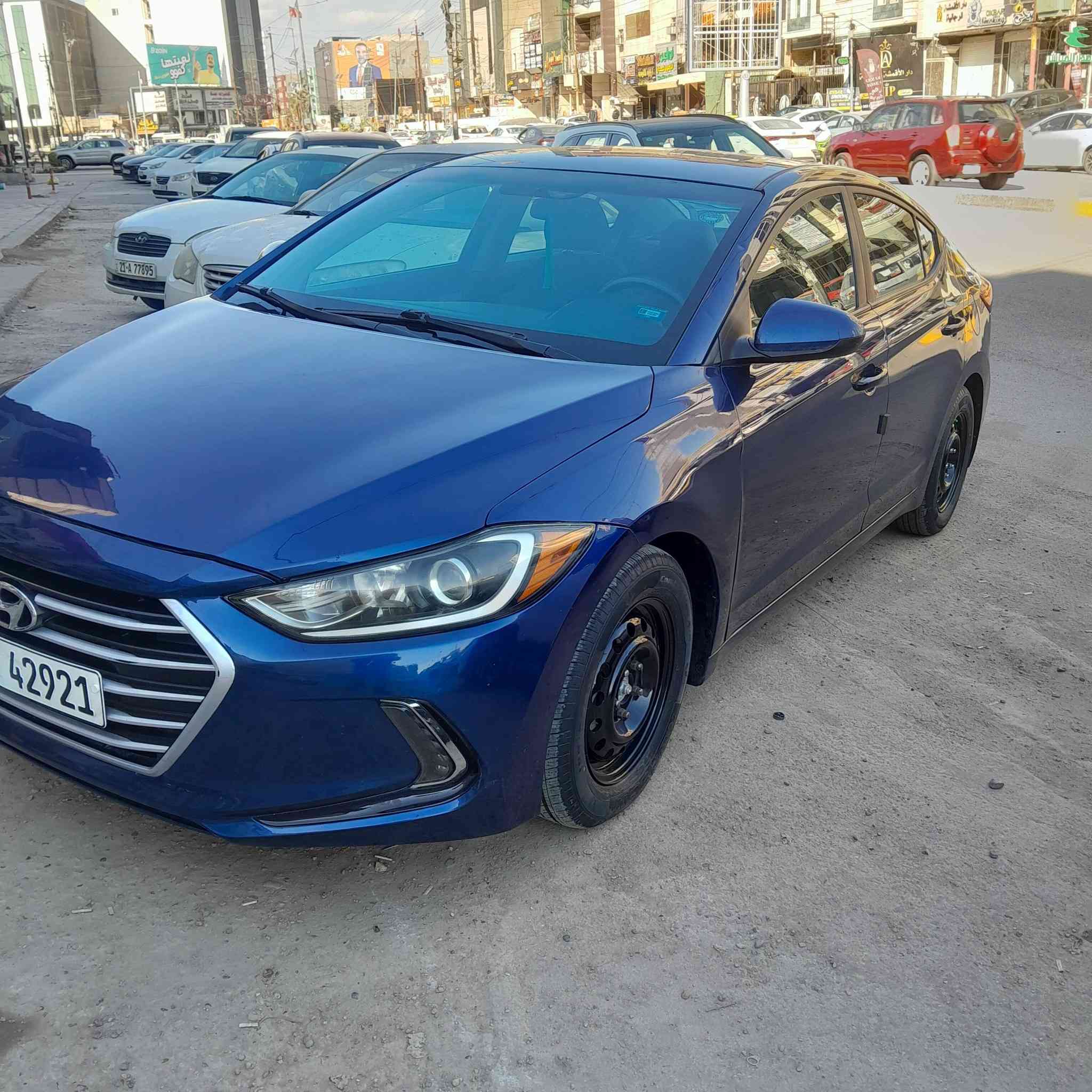 السلام عليكم سيارة للبيع هونداي النترا وارد امريكي موديل ٢٠١٧ رقم اربيل الدولي الجديد والحادث جاملغ وبنيد بدون دواخل وصورة للشاصي بالمنشور محرك وكير كفالة والسعر ١١٨ مكاني بغداد للاتصال ***********
