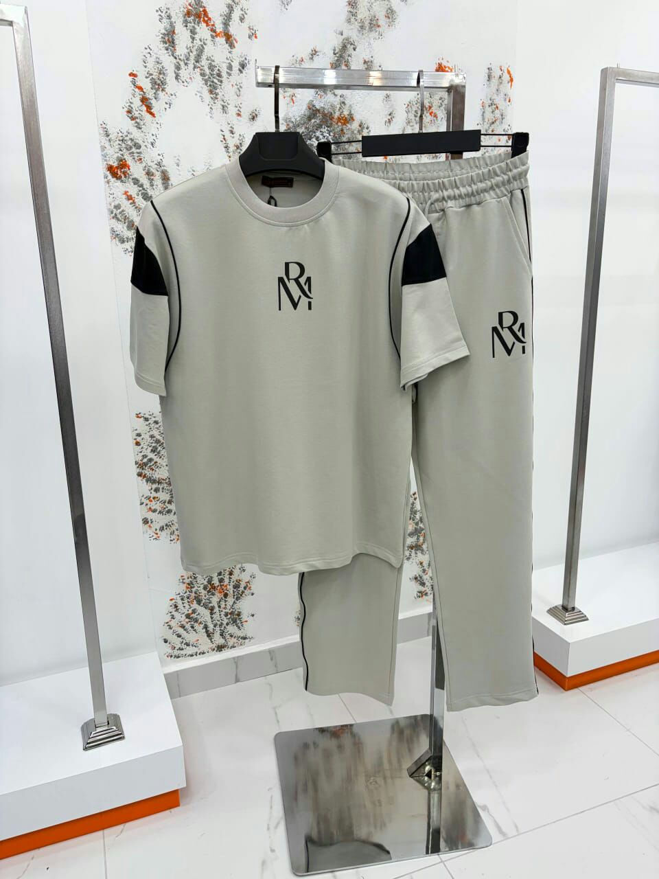 ترنج رجالي شيك 😎
لو بتدور على الراحة والأناقة… ده اختيارك!
✨ خامة مريحة
✨ تصميم عصري
✨ سعر مميز
ابعت رسالة الآن للحجز 📩


**إذا كنت صاحب هذا الإعلان وتريد حذفه لأي سبب، رجاءا أرسل رسالة إلى الدعم الفني**