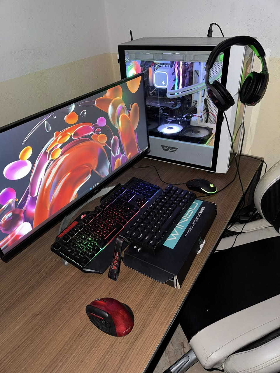 12th Gen Intel(R) core(TM)  i7-12700KF
Ram - 32 GB speed:6400MT/s
Graphics card ; 8 GB NIVIDA GeForce RTX 4060
MSI M371 SSD - 1 TB
HDD - 6 TB
Monitar LG 100HZ 2560 • 1080 FULL HD
2 maws 
2 keyboard 
UPS 1500VA 
سعر ١٣٠٠٠$ مجال 

☎️***********☎️

☎️***********☎️
