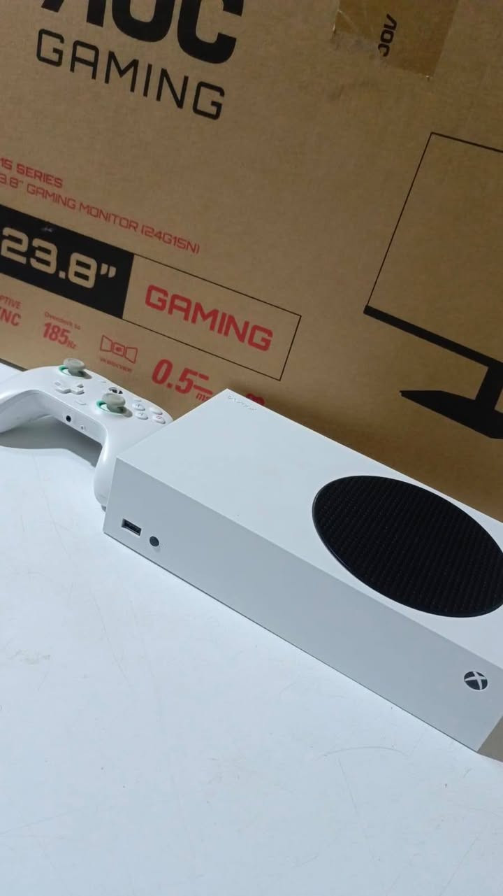 اكس بوكس سيريس اس بحالة جداً نظيفة مثل ما مبين بلصوࢪ وما مفتوح أبد
الهاتف ***********
الجهاز شغال تمام وما بي أي مشكلة استخدام خفيف

مناسب للي يريد يلعب أحدث الألعاب بدون تقطيع

مساحة 512GB 

وياة هاࢪد 1 تيرا ssd

يد تحكم أصلية 

شاشة AOC Gaming قيمنك بحالة ممتازة

حجم الشاشة 23.8 إنج

الموديل 24G16N من سلسلة G16

المواصفات:

معدل تحديث يصل إلى 185Hz مناسب جداً للألعاب

سرعة استجابة 0.5ms

تدعم تقنية Adaptive Sync

جودة صورة ممتازة ومناسبة للـGaming والاستخدام اليومي

الشاشة نظيفة 100٪ 

اࢪاوس بلابتوب گيمنك نضيف وثق ب ﷲ لو ما الدراسة والدورة ما افرط بهيج اجهزة ونضافة
