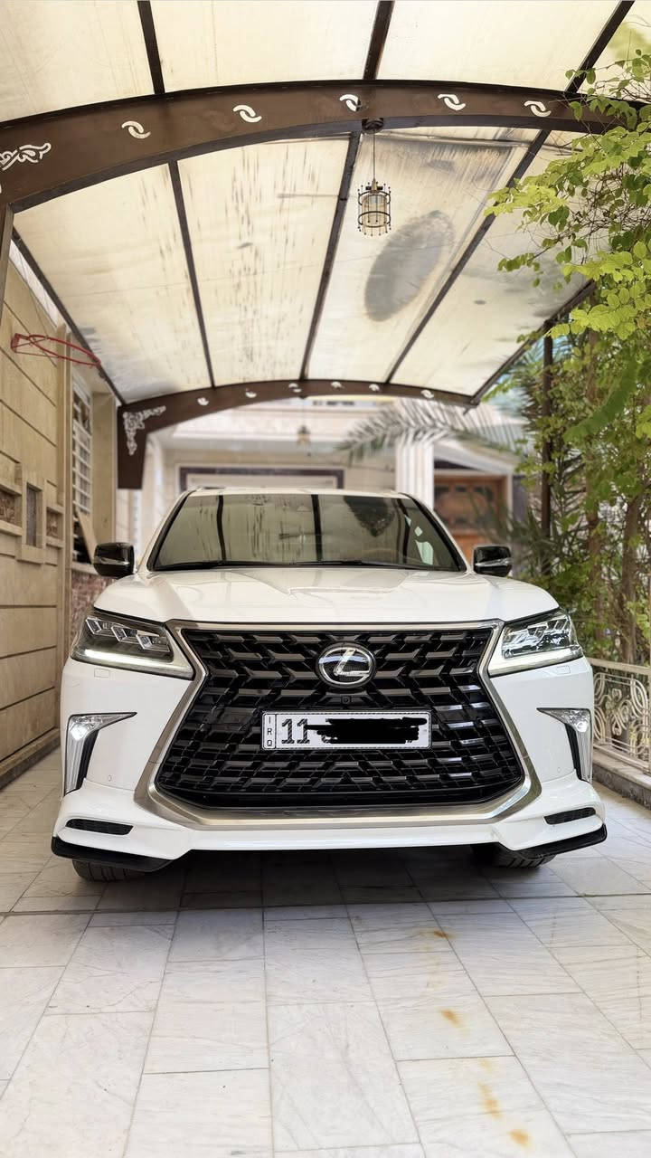 للبيع – Lexus LX 570
موديل 2021 / سوبر سبورت
رقم بغداد 

أعرض للبيع مركبة لكزز Lexus LX 570 سوبر سبورت – أعلى فئة،
والسيارة تحت إشرافي المباشر منذ دخولها، مع استخدام منتظم 

📌 الحالة العامة
• السيارة بحالة ممتازة واستثنائية
• جديدة ونظيفة جدًا
• خالية من الصبغ والضرر نهائيًا
• المسافة المقطوعة 59,000 km حقيقي ومضمون
• الفحص متاح لدى أي جهة يعتمدها المشتري

📌 الفئة والمواصفات
• فئة سوبر سبورت – فول مواصفات
• محرك V8 – دفع رباعي 
• داخل جلد مشمشي فاخر بحالة ممتازة
• أبواب شفط
• تبريد وتسخين مقاعد
• كاميرات محيطية + حساسات
• بصمات كاملة + كارت 
• أنظمة أمان ومعلومات متكاملة

📌 التجهيزات والحماية
• PPF حماية كاملة للهيكل الخارجي مع ضمان سار
10 سنوات 
• حماية نانو للداخل بالكامل تشمل:
– معالجة نانو للجلد الداخلي بالكامل
– معالجة نانو للبلاستك الداخلي
– حماية نانو للصاج الداخلية
– تغليف وحماية شاشات المقصورة
• ملحقات وأغراض السيارة مكتملة 100% (بصمات، كارت، أدوات)

📌 الضمانة والإثبات
أتحمل مسؤولية حالة السيارة وممشىها الحقيقي
والفحص شرط من الصدام للصدام دون أي تحفظ

📍 الموقع: الناصرية – مركز المدينة
🚘 الملكية: رقم بغداد – باسمي شخصيًا 
الاستفسار اكثر.  ***********
السعر. ( 87,500$ ).

