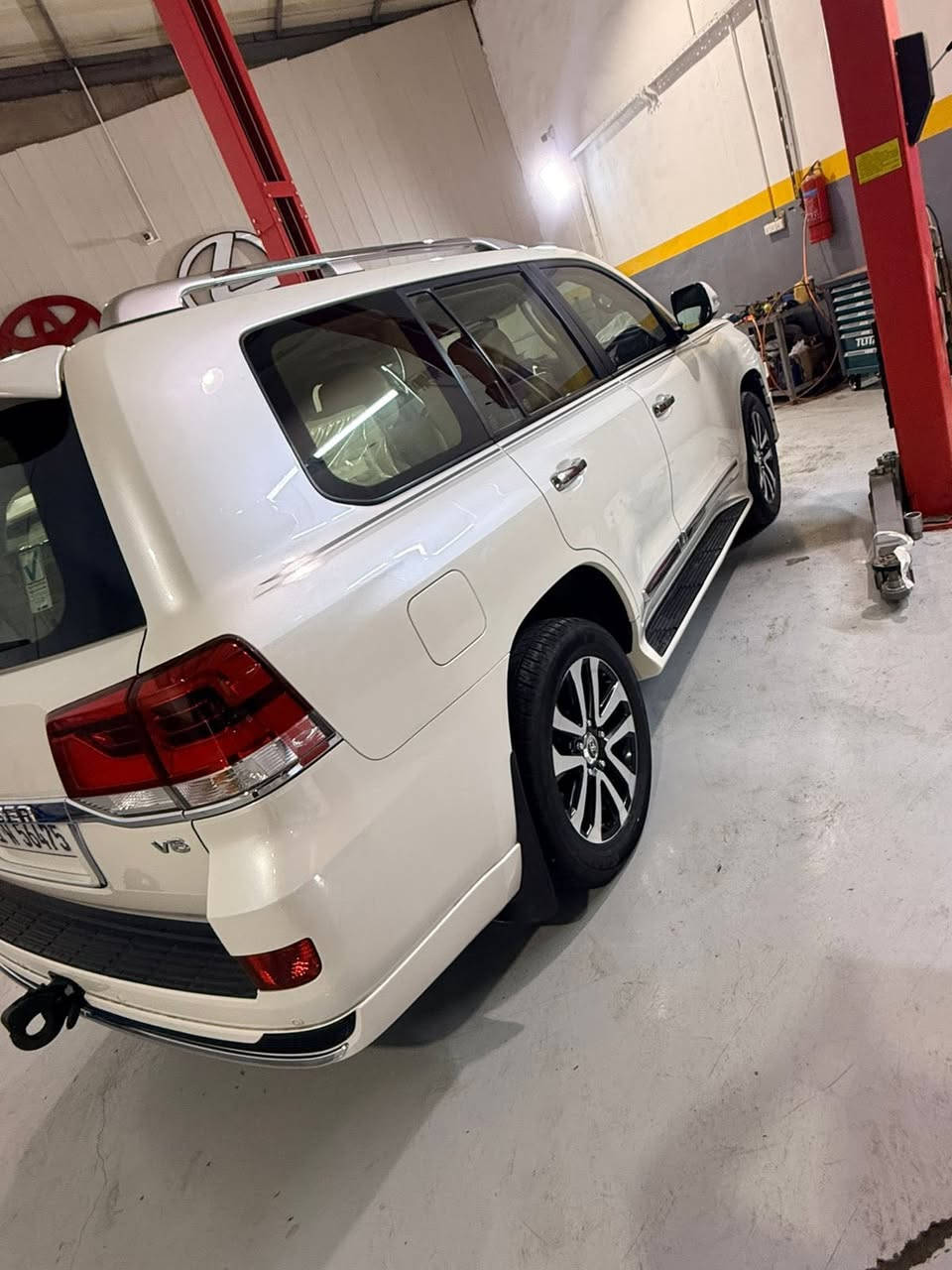 السلام عليكم ورحمة الله وبركاته
لاندكروز ساز ٢٠١٩ رقم بغداد الدولي الجديد

جميع الصيانة بالوكالة 

ماشية ٨٦ الف 

السعر 53,500  قابل للتفاوض

المكان المنصور 

رقم التلفون ***********
