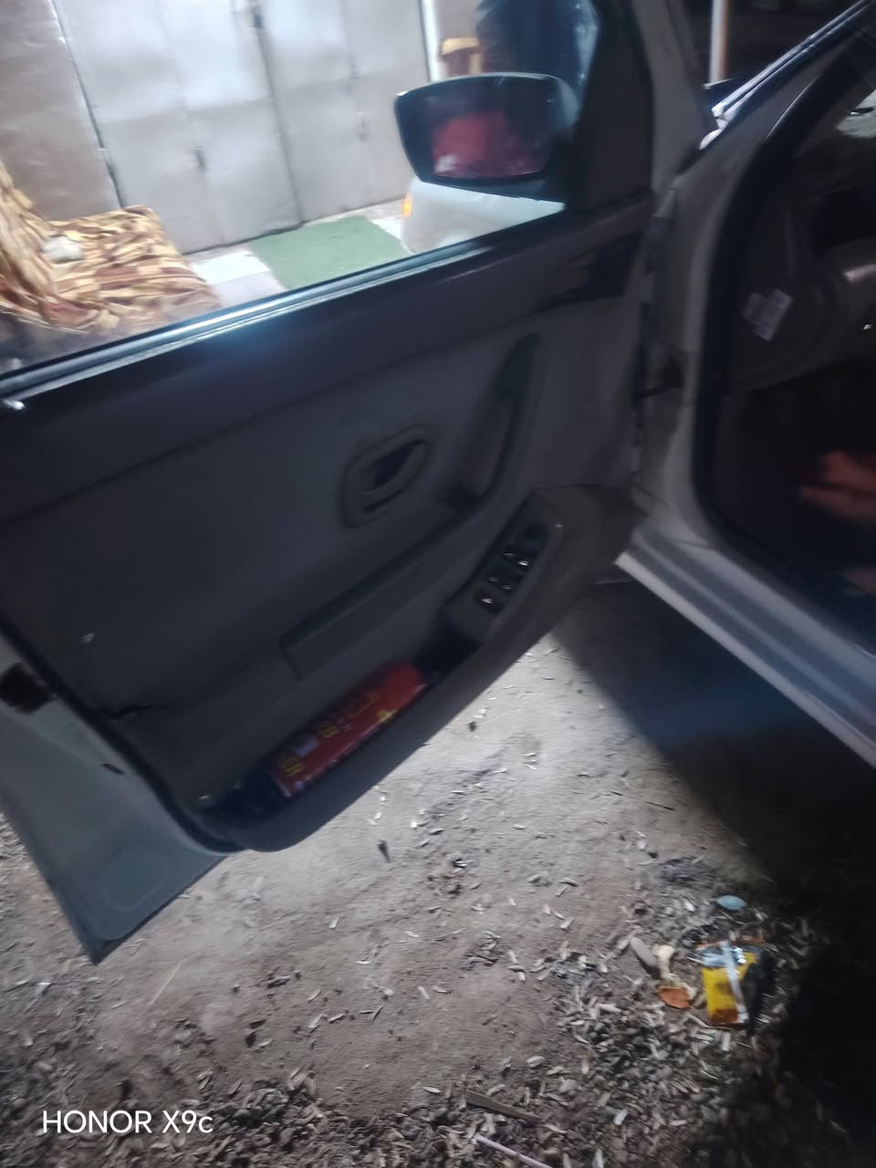 السلام عليكم سمد*********** 2012 السعر٤٥.
