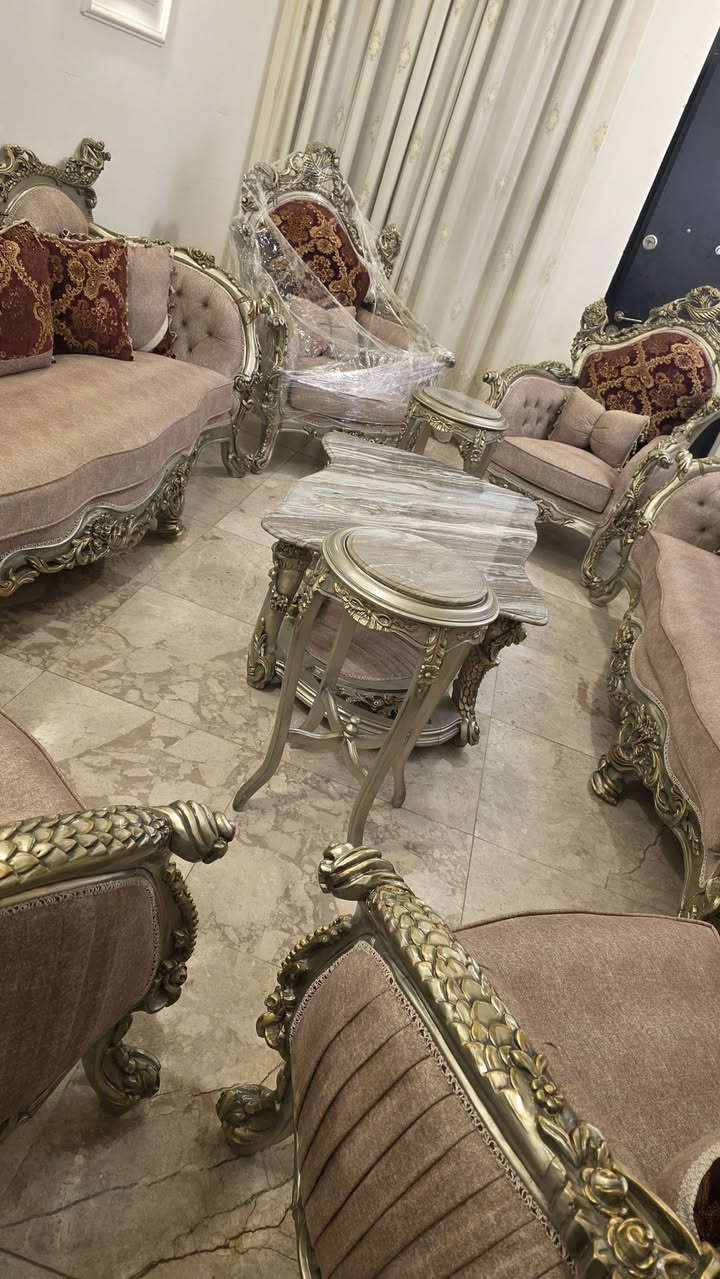 تخم مصري دمياط ضخم اخو الجديد ١٠ مقعد وسيت طبلات مرمر زان 
***********
