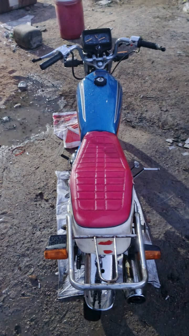 سلام عليكم دراجه يراني للبيع دراجه  نضيفه مكان بغداد سعر 425 وبيهة مجال


**إذا كنت صاحب هذا الإعلان وتريد حذفه لأي سبب، رجاءا أرسل رسالة إلى الدعم الفني**