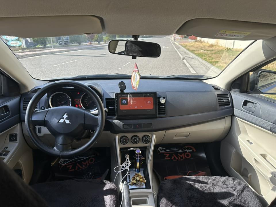 بسم الله الرحمن الرحيم
لانسەر قرش مۆدێلی ٢٠١٧ مەکینە ٢٠ مەرغوب بێ بۆ یاخ  
خلیجی ناوزەرد . گێر ئۆتۆماتیک 
ئاوێنە ئیشارەت .. دوگمەی تراکشنی هەیە سەیارەکە
٤ تایەی تازەی لە ژێرایە .. 
شاشە ئایپاد و کامێرە . باڵێ ئیڤۆ . ئاوێنە باتمان . 
سکوبی جامەکان .دڤیوزەری بۆ دانراوە .. 
سەیارەکە زۆر پاک و جوانە 
پشت و پێش کەپس و گێر و مەکینە و تەبرید بە شەرت .
تازە سێرفس کراوە هایدرۆلیکی گێر و سوکانی تازەیە 
رۆنی مەکینەی تازە گۆراوە هەموی بە شەرت
سەنەوی تا ٢٠٣٠ تازەیە پلێتی رقەمی تازەیە تەحویل و وەکالە و خرامە بە شەرت سەیارەکە تا بڵێ مالی دۆست و بێ سەرئێشەیە 
رەسمی سۆنەرەکەشی دانراوە .. 
ماوەی رۆیشتنی سەیارەکە ١٥٥٠٠٠ 
نرخی 121$ معامەلە سەیارەکە لە سلێمانیە
ژم. *********** 
***********
