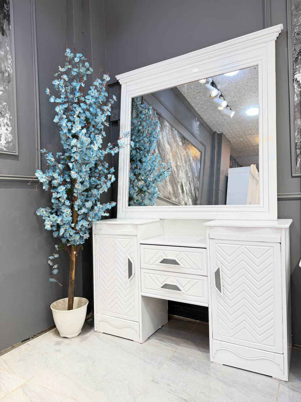 🔅تفاصيل الغرفة المرمري  ....
خارج ٤ملم ام دي اف 🔺
وداخل معاكس ٣ملم 
صبغ حراري  درجة اولى 

عدد القطع  ٧ قطع 😍
🔺1 //جرباية  قياس  ١٦٠ × ٢٠٠ 
🔺//ميز جانبي ايسر قياس ٥٠
🔺2// وميز  جانبي  قياس ٥٠
🔺3// زاوية ارتفاع مترين عرض ٨٠
🔺4// وميز بلازمه  
🔺5//وميز مراية ارتفاع مترين عرض ١٢٠
🔺6// وكنتور ٦ باب  ارتفاع مترين و١٥ طول ٣ متر و١٥

القطعه الثامنة حسب الطلب شازلون
سعرها ٥٠ الف ❤️

(توصيل مجاني مركز بغداد )
التوصيل يشمل الشد مجاني 🔥
باقي المحافضات حسب البعد
شازلون
شازلون مخزن


**إذا كنت صاحب هذا الإعلان وتريد حذفه لأي سبب، رجاءا أرسل رسالة إلى الدعم الفني**