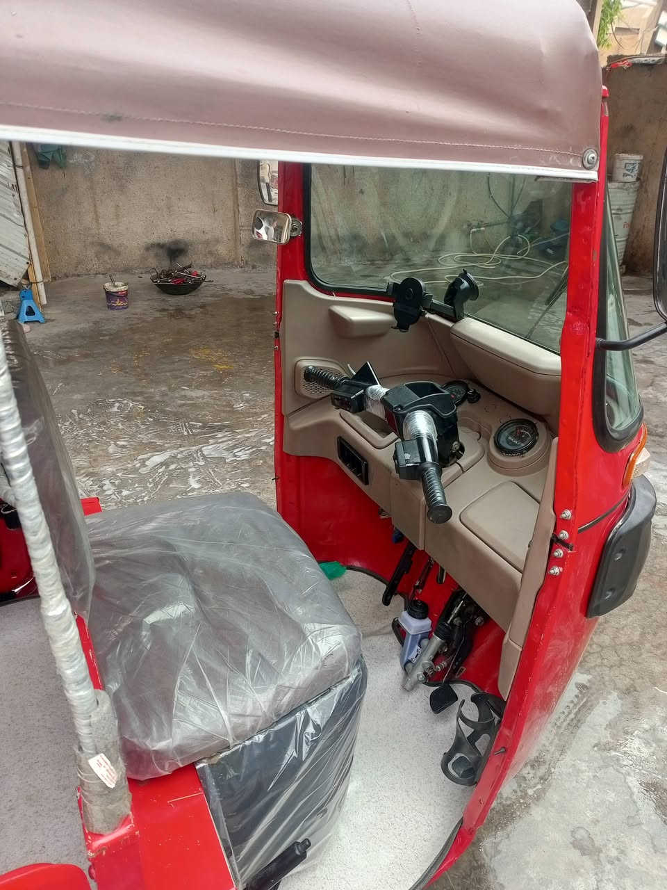 سلام عليكم مره خصت صاحب الكروب تكتك موديل 2022كفاله عامه ما عده طخه جوه بك لايت والباقي كفالة عامه بسمي تحويل ثاني يوم رقم إنكليزي جديد رقم الهاتف ***********
