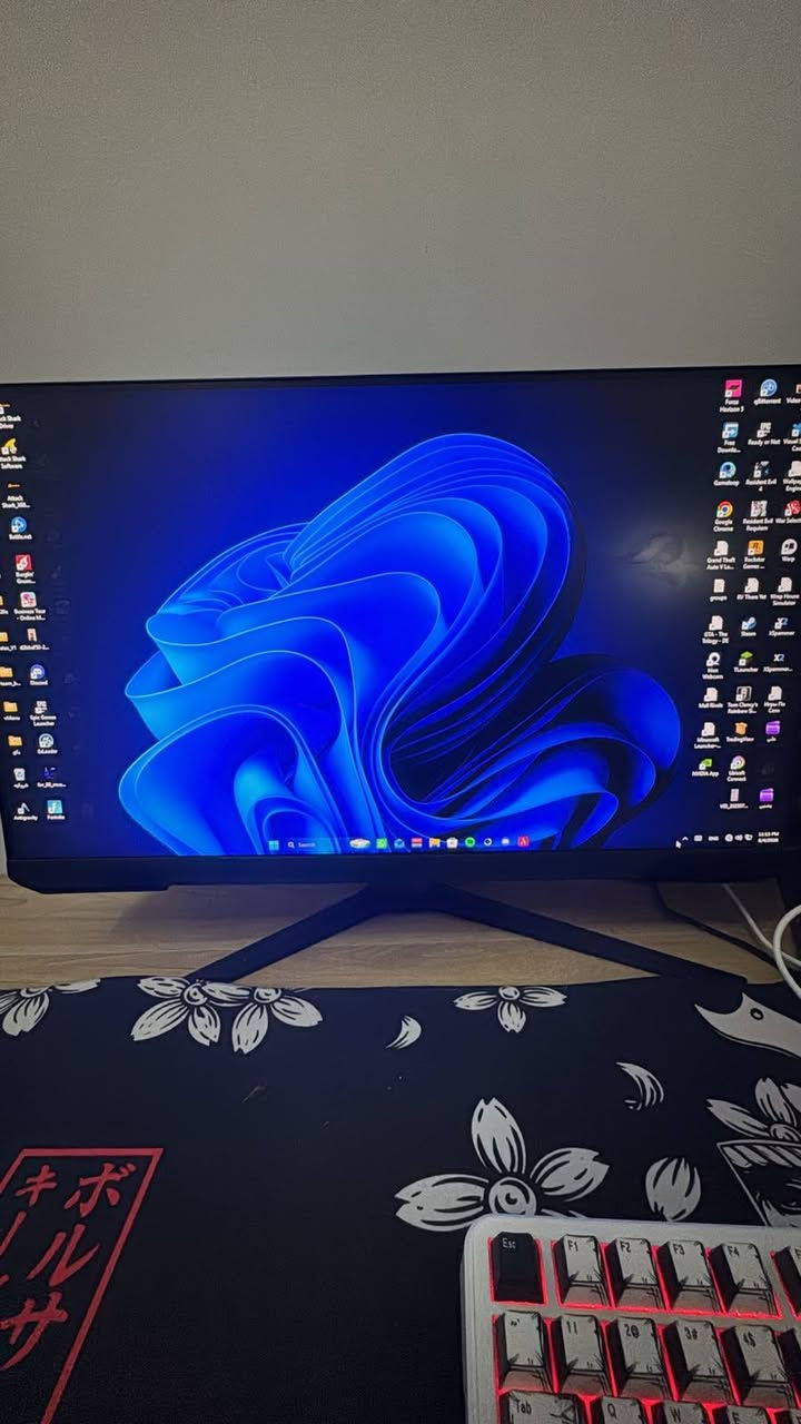 للبيع سيت أب متكامل (كيس + شاشة 165Hz)
للبيع تجميعة اقتصادية استخدام نظيف 
 ومحدث بيها التخزين والبور سبلاي مؤخراً.
​💻 مواصفات الكيس:
​المعالج: Intel Core i5 11th Gen
​كرت الشاشة: RTX 3050 8GB GALAX
​المذربورد: ASUS Prime H510M (عملية ومستقرة)
​الرامات: 16GB blackwolf 
​التخزين الأول: SSD 120GB (للنظام)
​التخزين الثاني: M.2 1TB Samsung مشتريه ورا التجميعة بفترة
​البور سبلاي: 650W (همين قطعة شبه جديدة ومحدثة مؤخراً)

​🖥️ مواصفات الشاشة:
​الموديل: Samsung Odyssey G3
​الحجم: 27 بوصة
​التردد: 165Hz (ممتازة لألعاب الشوتر)
​الستاند مالتها الأصلي معروف بمرونته (يصعد، ينزل، ويفتر بكل الاتجاهات).

​ المكان: النجف
 السعر المطلوب: 850 ألف دينار (للسيت أب كامل - كيس وشاشة)، وبيها مجال بسيط.


**إذا كنت صاحب هذا الإعلان وتريد حذفه لأي سبب، رجاءا أرسل رسالة إلى الدعم الفني**