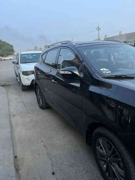 السلام عليكم 
توكسان 2014 
ماشي 136الف كيلو متر 
ضررها تعديل بارد جاملغ سائق وسكن وصبغ ومعجون بل صندوق 20سم ورصعه بل بنيد 
سياره كامل إي نقص مابيها تحويل مباشر 
وسياره مال الجناي بانورما 
الصدر امامي وخلفي جديد البطاريه جديد 
السعر واستفسار ***********
