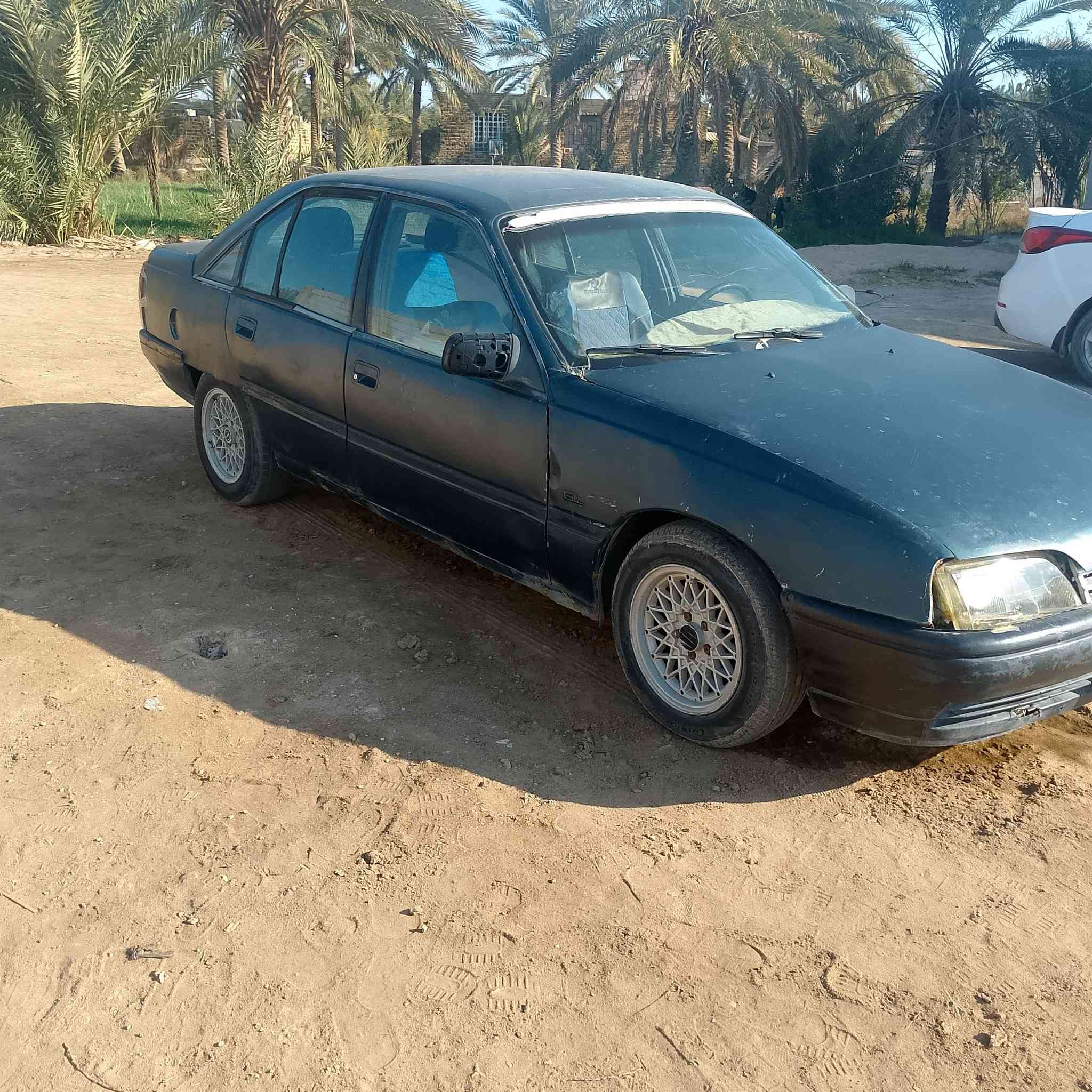 سلام عليكم من رخصة الادمن أوبل اوميكا رقم نجف محرك 2000 السعر 25 وبيها مجال للطيبين  الاستفسار على الرقم التالي ***********
