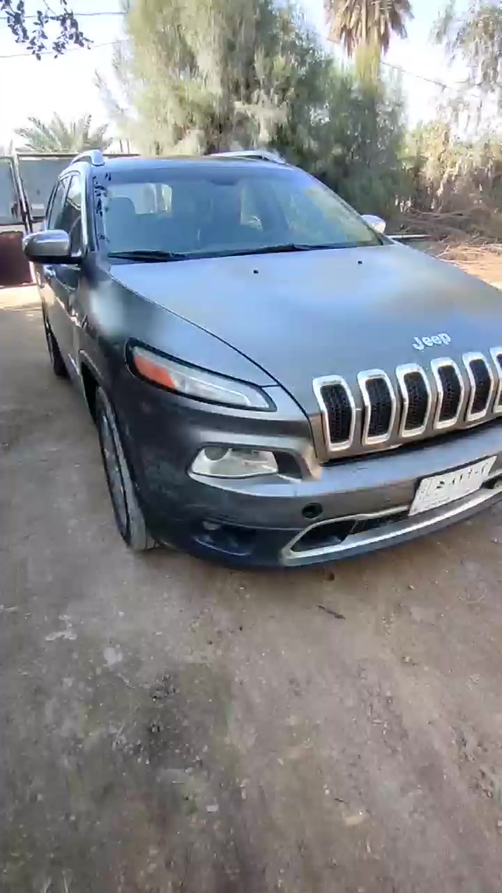 السلام عليكم جيب بزون ٢٠١٨ مكينة أربعة سلندر لمتد رقم بغداد مواصفات كاملة السيارة جاهزه مكانها بغداد السعر ١٢٦ ورقة وبيها مجال الهاتف ***********
