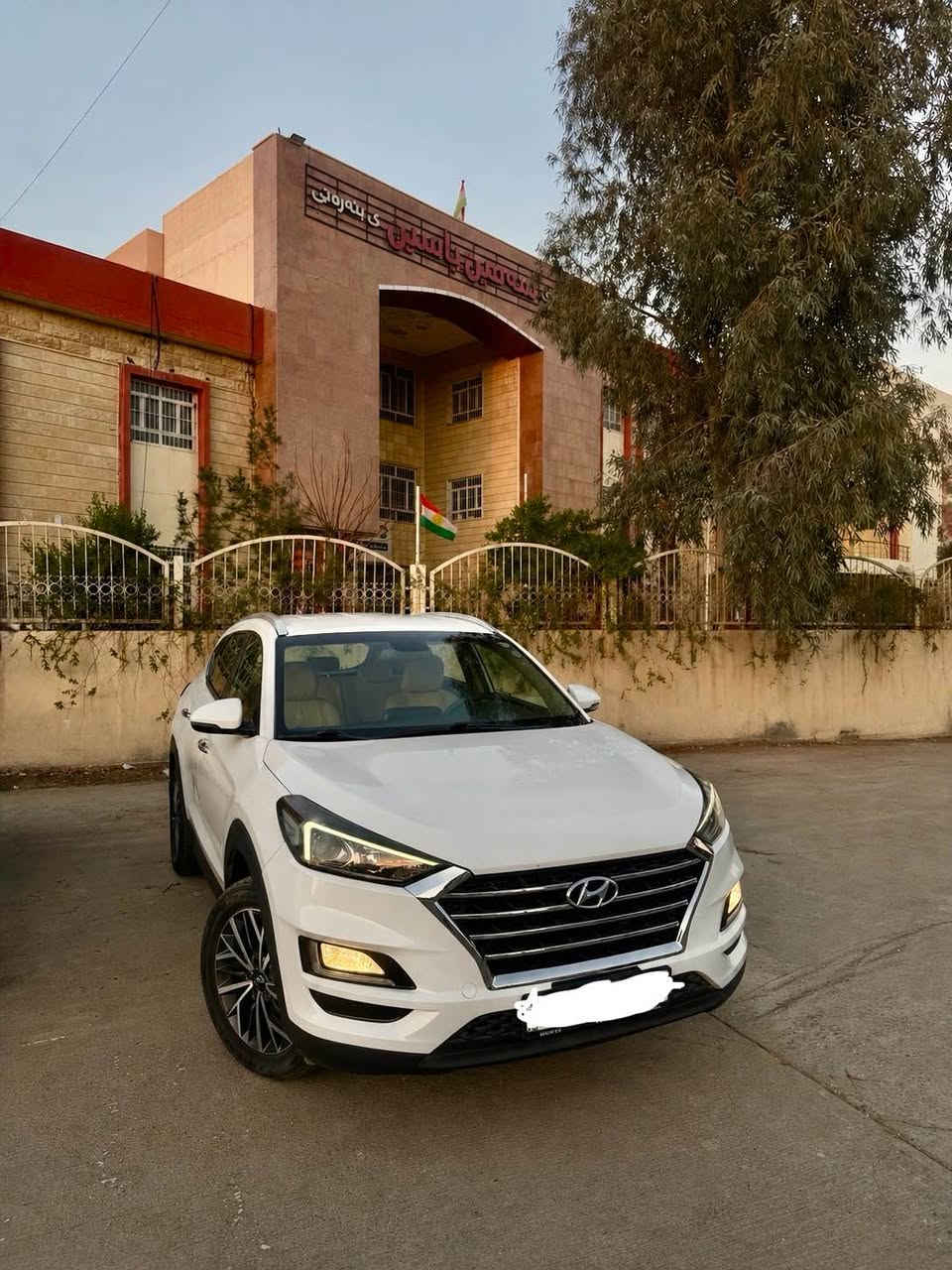 هۆندای تۆکسۆن 2019 خەلیجی 10 پارچە ڕەش لەسەر ساغە برێک لە پێ کوشن کارەبای ئاوێنە کارەبای دەرگا بەسمە هەموو شتی نوێیە 73 هەزار ڕۆیشتیە 
نرخی ١٧٠ وەرەقە و مەجال 
ڕەقەم *********** أربيل, العراق
