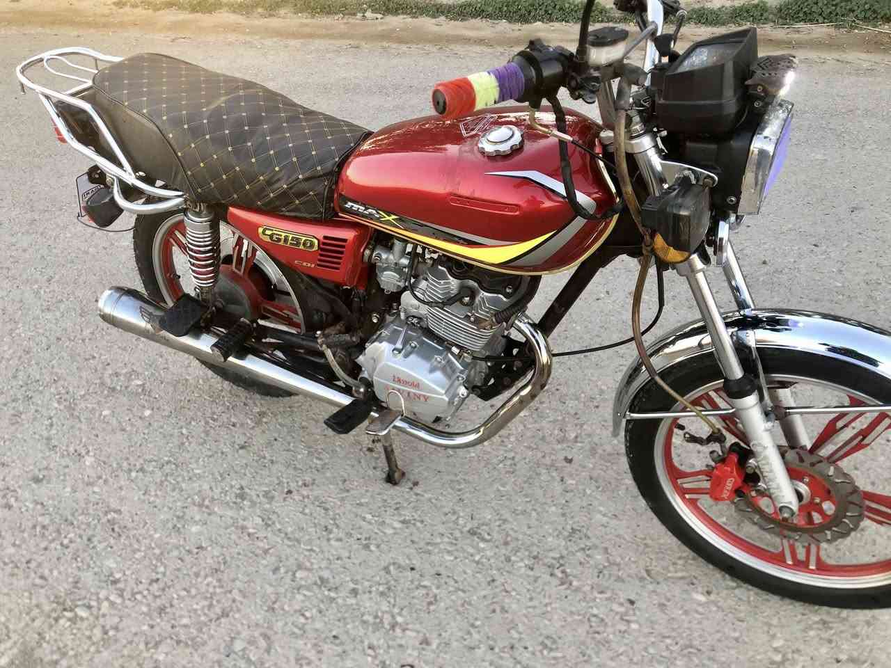 سيفان للبيع موديل 22كفاله عامه شرط بس تفيلس دراجه كامله مكمله اوراق اصولي خمسه دراجه ما نقصه كلشي سعر 550وبيه مجال مكاني صويره ***********
