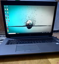 HP ZBook 17 G5 • Xeon E-2176M • Quadro P5200 16GB