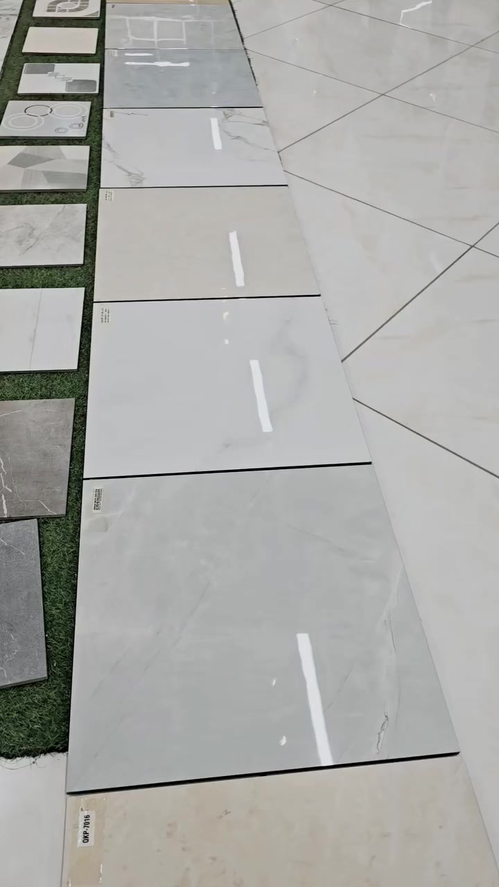 ✨ فخامة منزلك تبدأ من هنا! ✨
​يسر معرض المسارات للسيراميك والبورسلين أن يعلن لزبائنه الكرام عن وصول وجبة جديدة ومميزة من البورسلين الفاخر الذي يضيف لمسة من الرقي والأناقة لمساحاتكم! 🏠💎
​تفاصيل الوجبة الجديدة:
​📏 القياس: 80× 80 سم (مثالي للمساحات الواسعة والجمالية العالية).
​🌍 المنشأ: هندي بمواصفات ممتازة وجودة عالية.
​🎨 الألوان والتصاميم: تشكيلة واسعة تناسب كل الأذواق! متوفر لدينا:
​ألوان غامقة وفواتح.
​بياضات ناصعة وألوان بيجية دافئة.
​🌟 مميز جداً: متوفر لون "أبيض دمار رصاصي" لعشاق الفخامة الكلاسيكية.
​📍 العنوان:
كربلاء - حي البلديات - خلف المخازن - مقابل حي الوفاء - قرب تقاطع الميلاد.
​📞 للطلب والاستفسار:
لا تترددوا بمراسلة الصفحة، أو الاتصال بنا مباشرة على الأرقام التالية:
📱 ***********
📱 ***********
​نسعد بزيارتكم واختياركم الأفضل! 🌷
