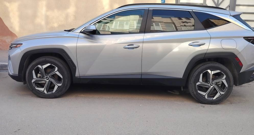 السلام عليكم •••
☜           💥2023💥
   HYUNDAI TUCSON 
#الرقم: 🇮🇶 بصرة 🇮🇶
#عداد المسافة: 26 الف ميل
للاستفسار الاتصار على الرقم
*********** واتساب
••••••••••••••••••••••••••••••
ملاحظة //
( السيارة حادثهة خلفي جداً بسيط وايرباكات كلهة سليمة مال شركة ) 
꧁꧂فول الفول ꧁꧂
فتحة وبصمة وشاشة🤔🤔
#السعر  🔥💣🔥  
195💲وبيهة مجال
#المواصفات :✈️✈️✈️
▪️السيارة: هونداي توسان
▪️الموديل: 2023
▪️المحرك: 2.5 
▪️اوتو ستوب اطفاء ذاتي
▪️بصمات للأبواب مع بصمة جنطة وبصمة تشغيل وتشغيل عن بعد
▪️رادار امامي مانع تصادم 
▪️حساسات الانحراف عن المسار
▪️شاشة كبيرة كار بلي 
▪️جنطة كهرباء
▪️شاحن لاسلكي (واير ليس)
▪️كشنات جلد
▪️تدفئة بالكشنات
▪️تحكم فول كهرباء لكرسي السائق
▪️السيارة بنظام تبريد قطعتين 
▪️سايد بريك بصمه
▪️قيادة تفاعلية
▪️اشاير بالمرايا الجانبية +نقطه عمياء
▪️تحكم ستيرن جهتين بلوتوث وحاكية وتحكم صوت 
▪️نظام ABS مانع انزلاق+كروس سرعة البصرة, العراق
