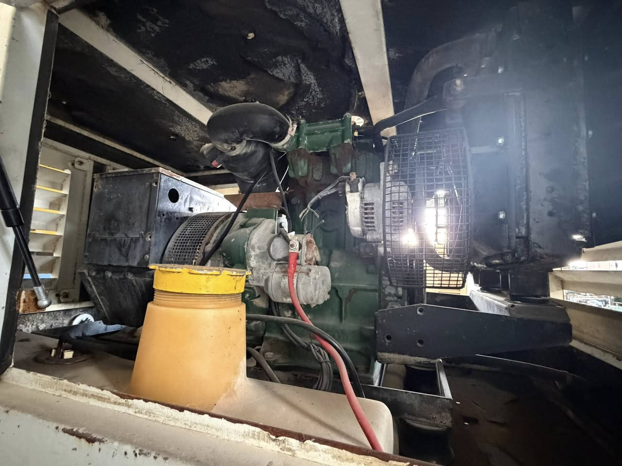 🔷نوع المحرك: لستر بتر انكليزي 🇬🇧
🔷القدره:11 kva
🔷المحرك:2 بستم 
🔷كاتم
🔷شغال ‎%‎100
🔷رقم الهاتف:***********
🔷العنوان:النجف الاشرف حي الامير
