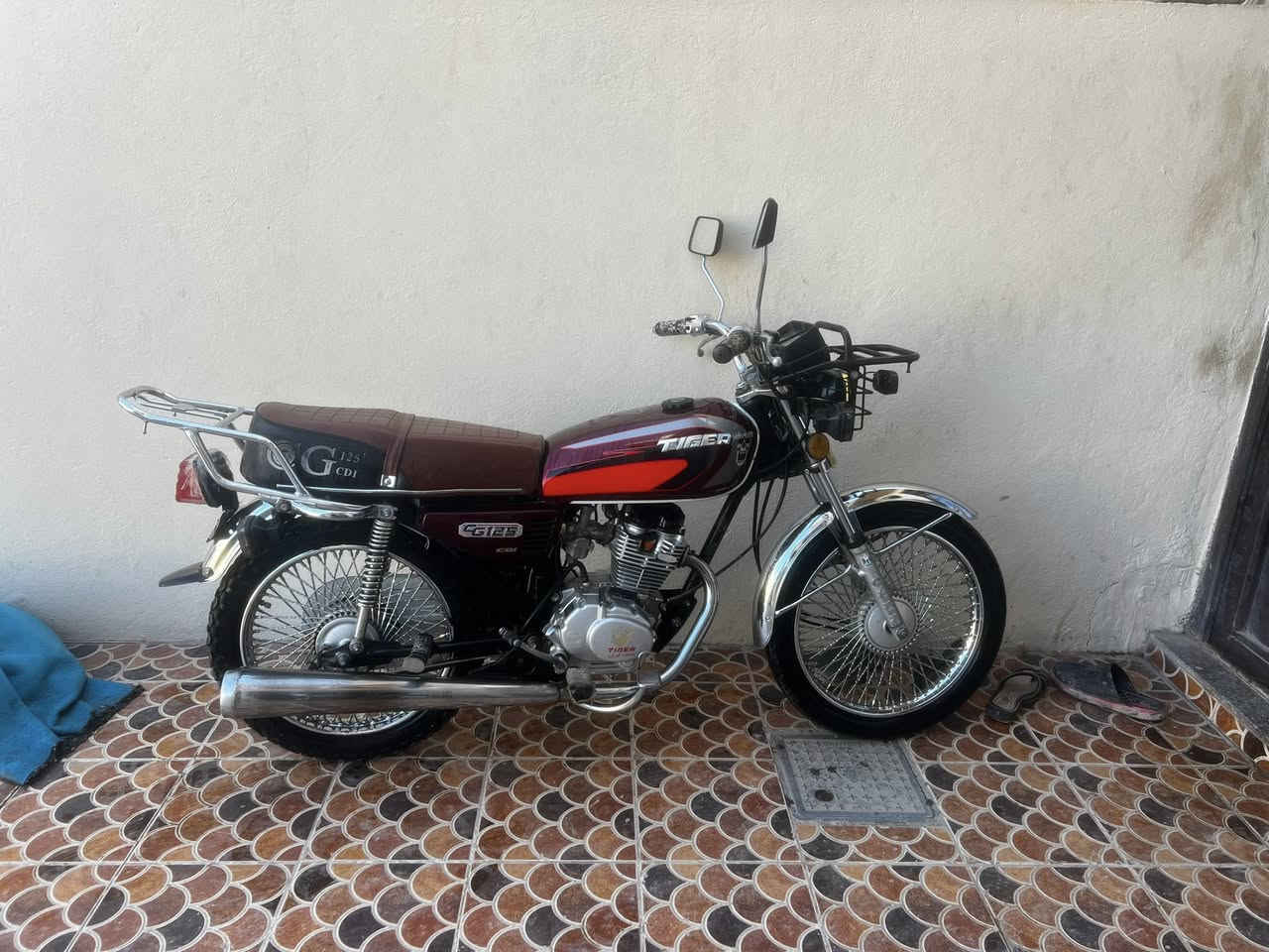 للبيع تايكر ٤كير الماطر نظيف حيل كهربائيات كلهاا شغاله ٢٠٢١تايرات جديده ٥٠٠ اوبي مجال رقم الهاتف ***********
