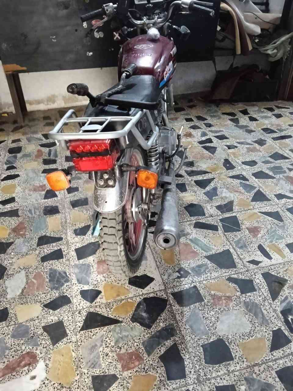 السلام عليكم دراجه ايرانيه اربعه كير كهربايهته كله شغاله نقصه بس باتري وستان شده سعره  250 عنوان المدينه شارع الفلاح قطاع 43. ***********
