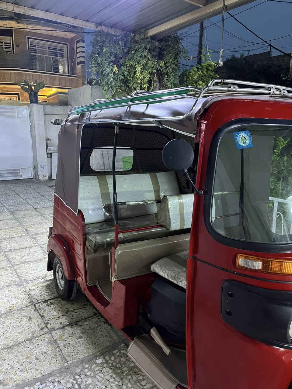 السلام عليكم تكتك 2017شهر ال12طابه بل18بيه مكينه مال 19رقم.و سنويه تحويل ثاني يوم التكتك كامله من كلشي تشغل و تطلع كبل كلشي ما ناقصه كهربائيات كامله صبغ جماليه سيبايه السعر 4و800وبيه مجال مكاني زعفرانيه رقمي ***********
