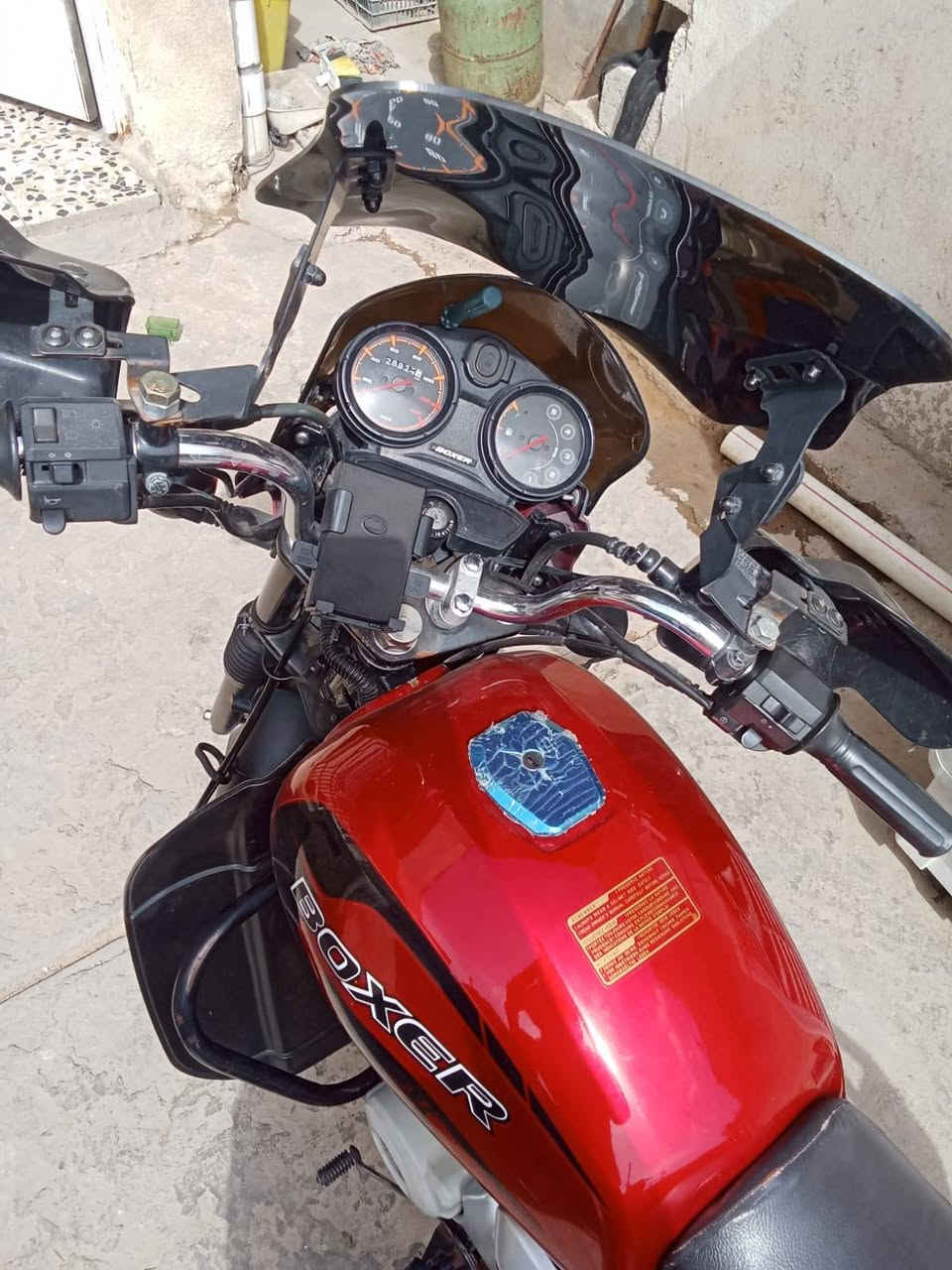 دراجه بوكسر ٢٣كفاله محرك ما مفتوح وكفاله من التبخير وتنقيص دراجه حلوه ونضيفه السعرو.  واحد ٨٠٠ وبيه مجال لشراي وادراجه اورق شركت المصطفى وراقه كامله لترقيم الشراي ينتصل عله هاذ الرقم ***********
