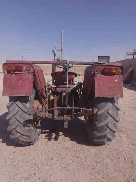 السلام عليكم 
للبيع تنكتر عنتر موديل 71
محرك نظيف واكسل نظيف 
تواير الوره نظيفات وتواير الاماميا بعدني ماشادهن
بل لايلون تنكتر جاهز مجهز گبل للكراب 
السعر:(ثلاث ملايين) وبي مجال للطيبين
المكان صلاح الدين  ناحية مكحول 
رقم الهاتف: ***********
