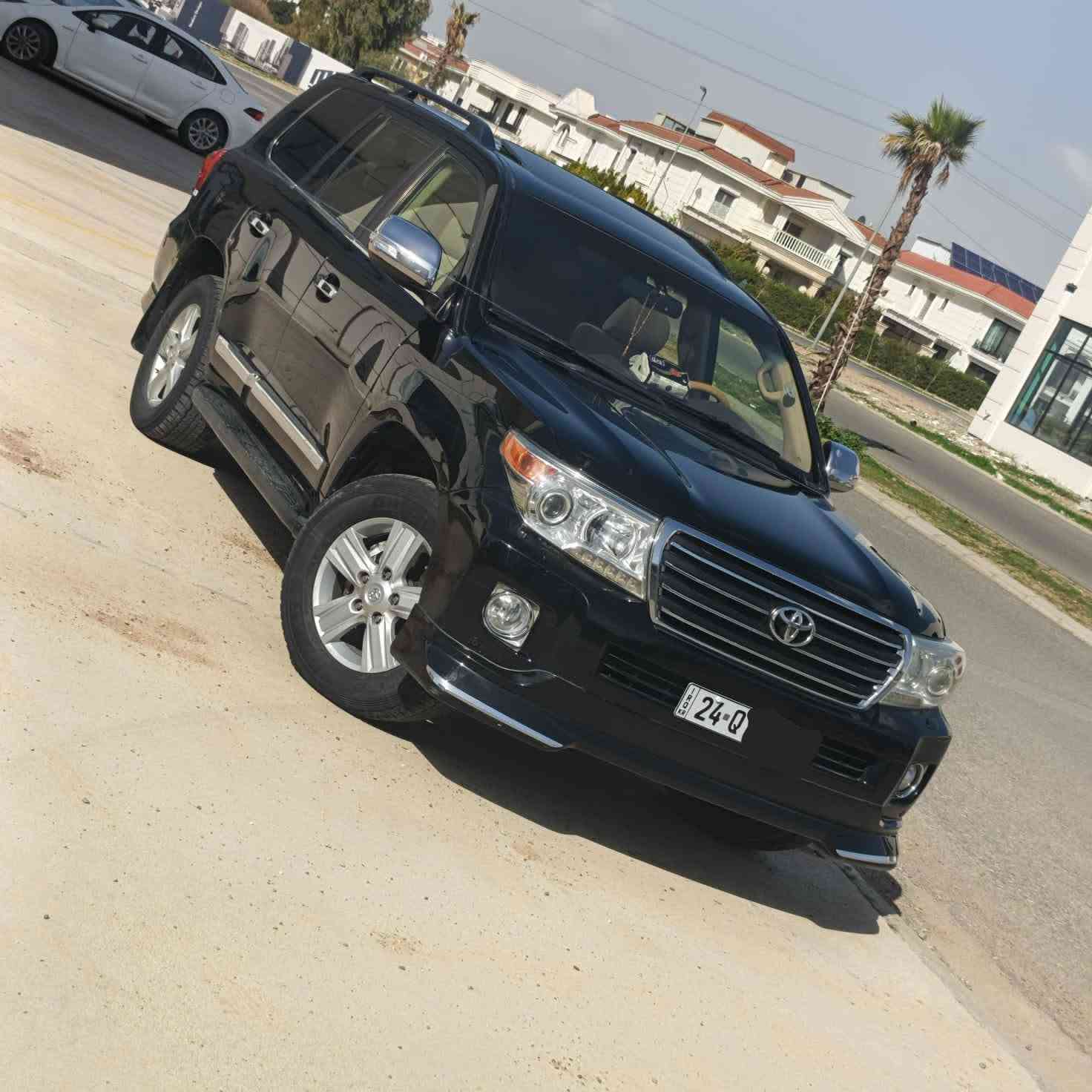 Toyota lancruser gxr 2013. 6v
شةريكة جيهانgxr
6V

برئمي دةرةجة يةك
سةيارةكة زؤر باك ماوةتةوة 
نمونةية لة جواني 
بةناو خؤمانةوةية 
گئر مةكينة كارةبايي ١ هةفتة بةشةرت
زؤر بئ كئشة و پاك ماوةتةوة
هةموو شتي تازةية 
سةنةوي هةزة ژينگة رئگاوبان هةمووي تازةية
سةلاجة 
شةغال 
بةسمة 
سلايد
دةرگا بةسمة
گوشن كارةبايي
حاسةي پئش و پشت 
8ايرباگ
ئاوئنة شةفت 
تةنها پةلةيةك بؤياغي هةية 
لة جاملغ ي دواوة 
رةسمي سؤنةرةكةيم داناوة 
نرخي ٣٢٧ و مجال
شوئن هةولئر
*********** أربيل, العراق
