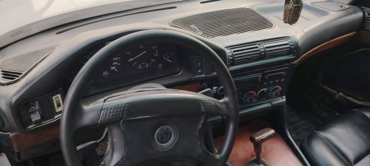 سلام عليكم مر خصت الادمن بي ام للبيع مكفوله من ضربه موديل1990 سياره جاهزه سعر 38 الستفسار على هذا الرقم *********** اني مكفل بنشر مكان السياره نجف
