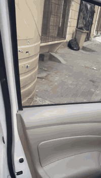 السلام عليكم سيارة نيسان صني موديل 2025مصري مكفوله شرط الفحص وشوف العين هزة جديدة مكانه بصرة قبلة حي الجامعه خلف مدرسة العليم الاهليه للبنات *********** السعر 130ورقه وبيه مجال قليل حك الجيه
