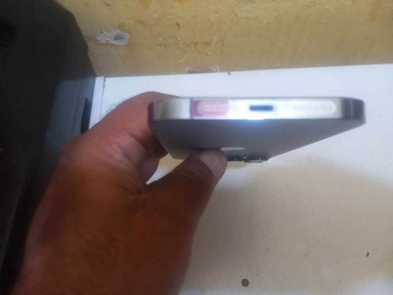 📱 للبيع آيفون 13 برو ماكس
🔹 اللون: بحري (Sierra Blue)
🔹 السعة: 256 جيجابايت
🔹 نسبة البطارية: 76%
🔹 النظافة: 95%
🔹 الجهاز بدون اي تبديل شرط الفحص وين مايعجبك نظيف جدا زلغ مابي السعر ٦٨٠ اي استفسار اتصال على الرقم *********** 

ملاحظة الجهاز بدون ملحقات
