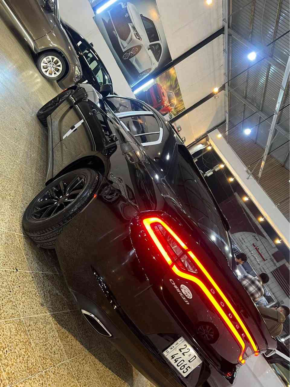 دؤج جارجر ٢٠١٦سيارة كلين 
فول مواسفات 
سيارة بدون سبغ بدون بارد 
بس واحيد شخط صغير بي 
محرك حدادية كلة بشرت 
تبريت كلة بشرت ٤ تيارات جديد 
سيارة رقم سنةوية هزةكلة جديد
سيارة حلوو سيارة جديدة 
بدون سبغ بدون بارد 
گير محرك كلة برشت 
***********عندي واتساب أربيل, العراق
