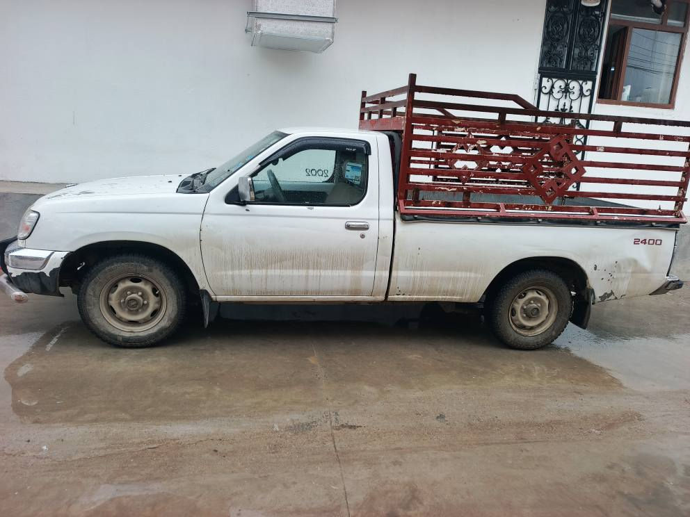 نيسان موديل 2001 سه نه وى 1مانكه به سه ر جووه به ناوي خومانه وه يه ته بريدو با وه ر شوين عربت زماره ى خاوه ني شوين عربت *********** السليمانية, العراق
