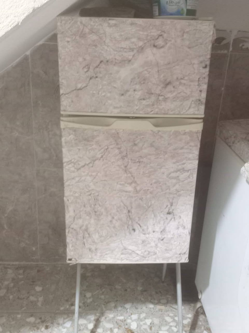 ثلاجه صغيره للبيع نظيفه كلش وشرط تبريد السعر 80 للتواصل على هذا الرقم***********
