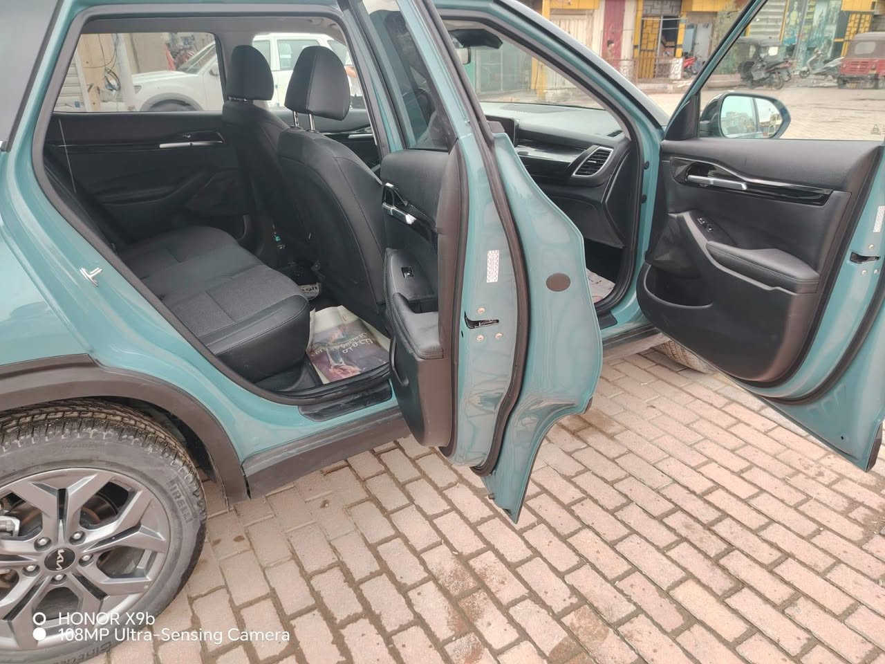 اسلام عليكم سلتوز للبيع
كيا سلتوز للبيع مديل ٢٤
السياره جديده واكثر من جديده وتكدر تكول بدون حادث لان راح يصير بيها صبغ شويه بالبنيد فقط الجاملغ تعدل بارد بس خشم الجاملغ بدون دواخل كلها مكفوله ومامفتوح بيها ولا قطعه
 مواصفاتها:
تو كلر 
تحكمات كامله 
ويل كب
درايف مود ٣وضعيات
اشاير بالمري مانع انزلاق
 حساسات امامي خلفي
نقط عمياء 
شاشه دجتل جبيره متصله
ابل كار بلي
تبريد قطعتين 
مافذ شحن تايب سي يوسبي
حساسات بالمري
اوتو هولد 
نضام اقتصاد يطفي السياره بالازدحام
مانع انزلاق
صور الحادث موجوده بالمنشور واضحه
السياره ماشيه ١٤الف فقط
معروضه 165وبيها مجال
رقم الهاتف:***********
